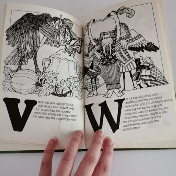 1982 Canadian Alphabet and Counting Book Illustrated Learning Read Along - Picture 9 of 10